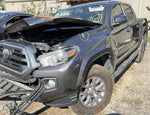 Auto Toyota Tacoma 16-23