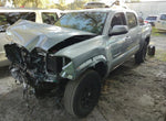 Auto Toyota Tacoma 16-23
