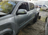 Auto Toyota Tacoma 16-23