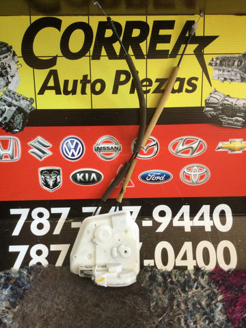 Cerradura de Puerta Izq Tras Mazda 2/Toyota Yaris 16-22