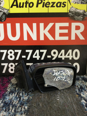 Retrovisor der Ford Fusion 10-12
