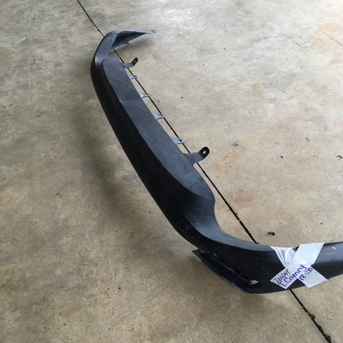Lower bumper trasero Toyota Camry 18-20