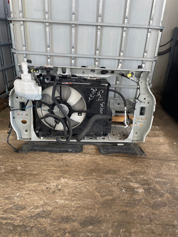 Soporte radeador Mitsubishi G4 Sedan 21-22
