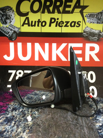 Retrovisor izq Nissan Frontier 2022