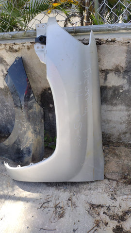 Guardalodo Izq. Toyota Tacoma 05-15